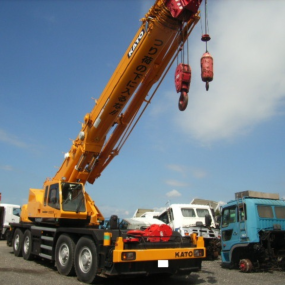 THUÊ XE CẨU KATO 70 TẤN